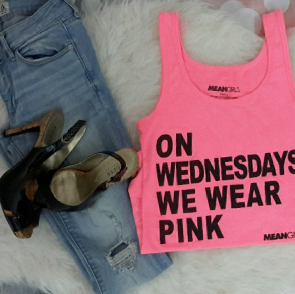 "ON WED WE WEAR PINK" top - Picture 4 of 5